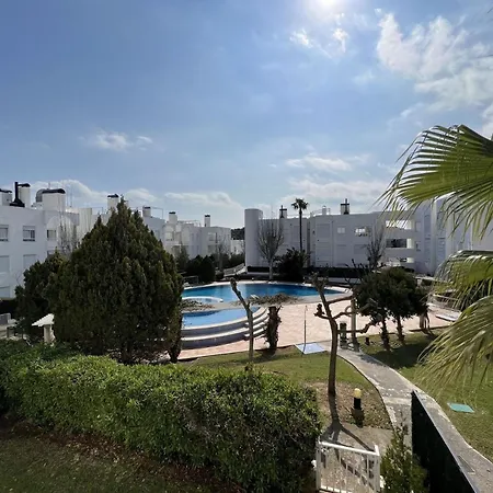 Isholidays Acron Apartment *